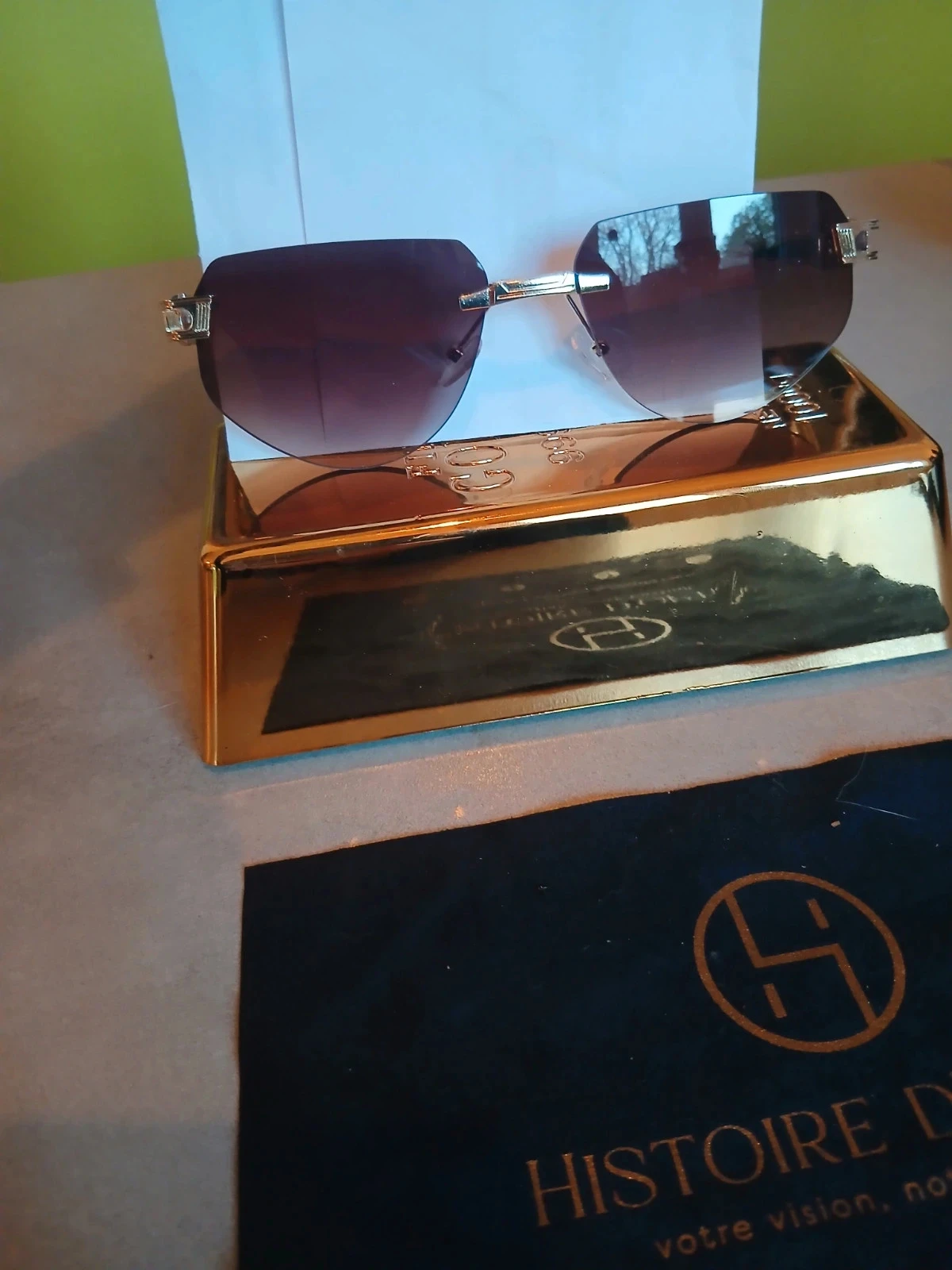 Óculos de Sol 'Sem Nome' Estilo Y2K – Lentes Coloridas & Acabamentos Dourado – photo 3
